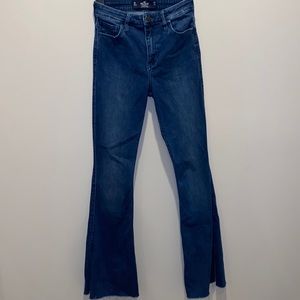 High-Rise Flare Hollister Soft Stretch Jeans. Size:3R.